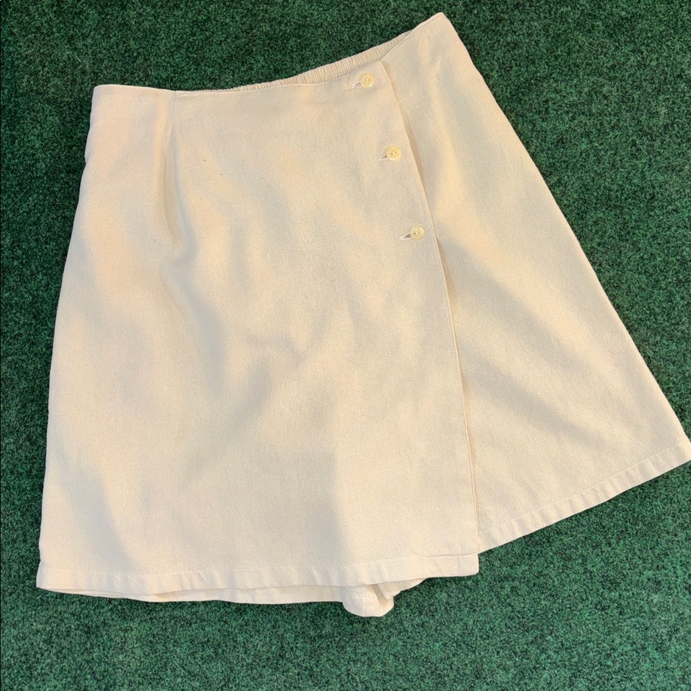 Honors Cream Raw Silk Skort Button Flap, Zipper Button Fly, Elastic Back Medium